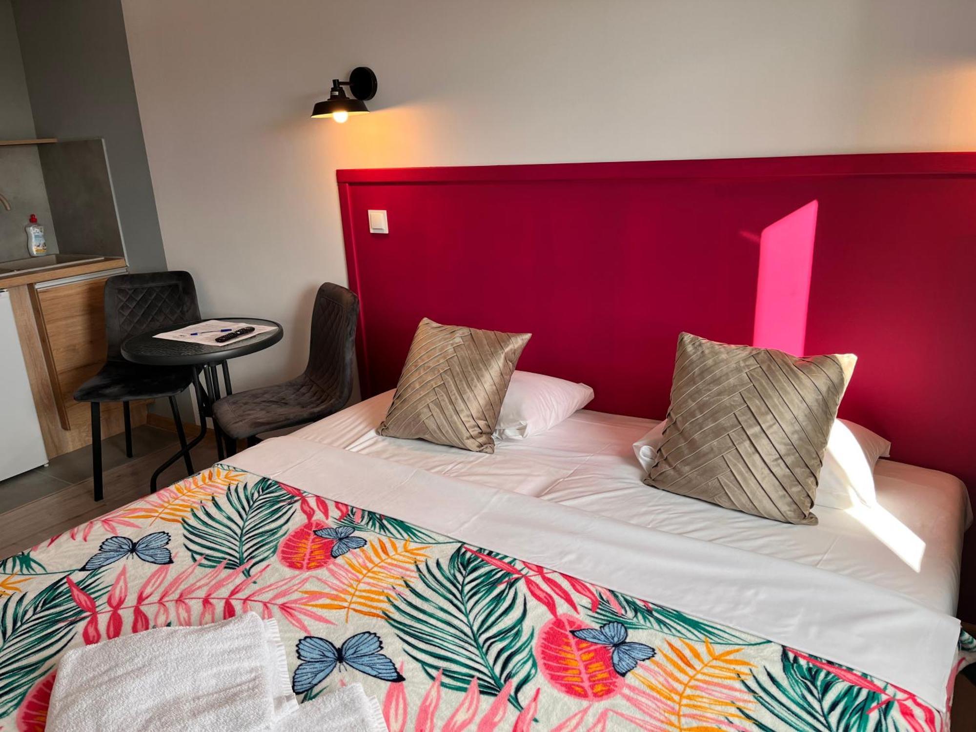 3 Budget Aparthotel